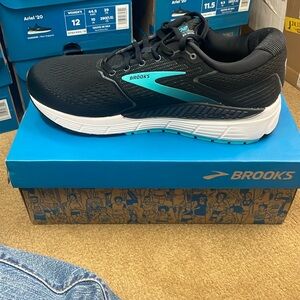 Brooks Men's Black Running Shoes